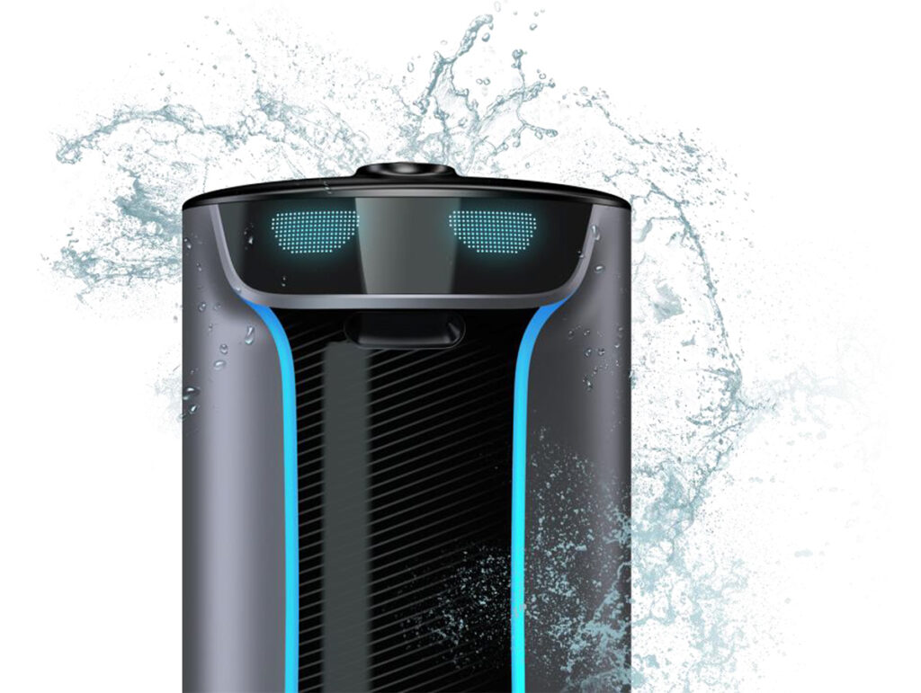 Holabot siendo salpicado por agua